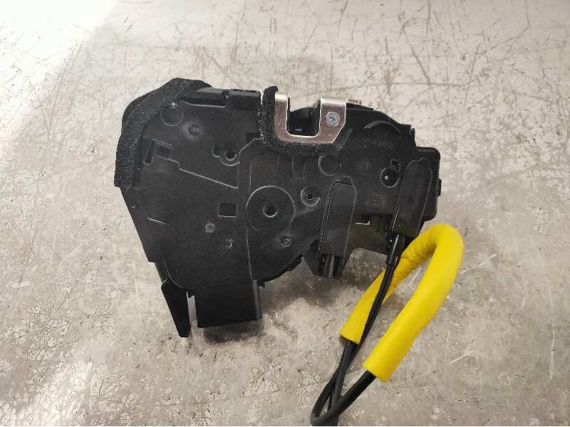 Recambio de motor cierre centralizado delantero derecho para kia stonic (ybcuv) concept referencia OEM IAM 81320H8050IFL  