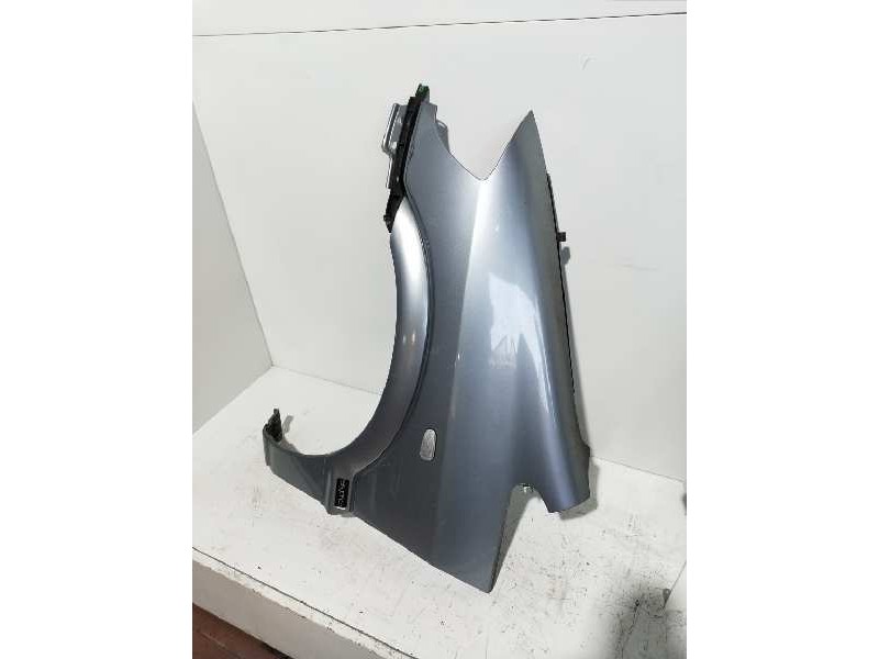 Recambio de aleta delantera derecha para opel zafira a elegance referencia OEM IAM   