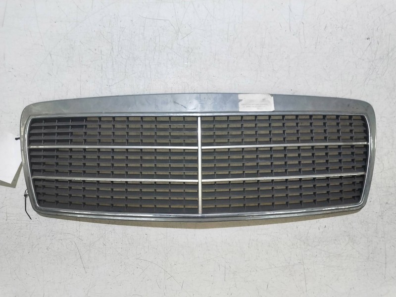 Recambio de rejilla delantera para mercedes clase e (w210) berlina diesel 3.0 diesel cat referencia OEM IAM   