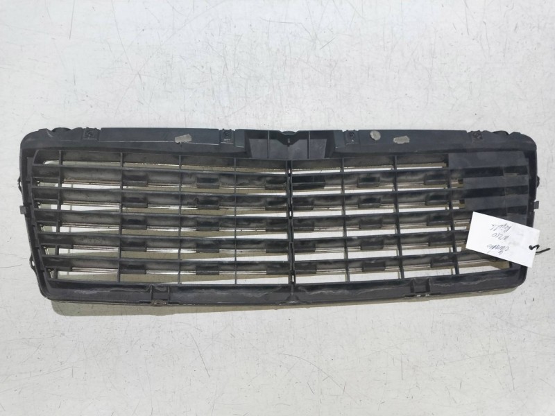 Recambio de rejilla delantera para mercedes clase e (w210) berlina diesel 3.0 turbodiesel cat referencia OEM IAM   