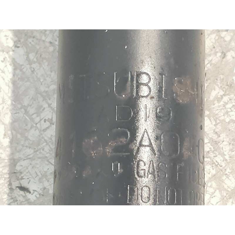 Recambio de amortiguador trasero derecho para mitsubishi grandis (na0w) 2.0 di-d inform referencia OEM IAM 4162A040  
