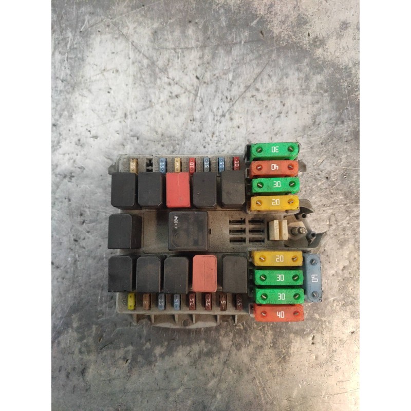 Recambio de caja reles / fusibles para iveco daily caja cerrada (2006 =>) caja cerrada 50c... batalla 3000 referencia OEM IAM 69
