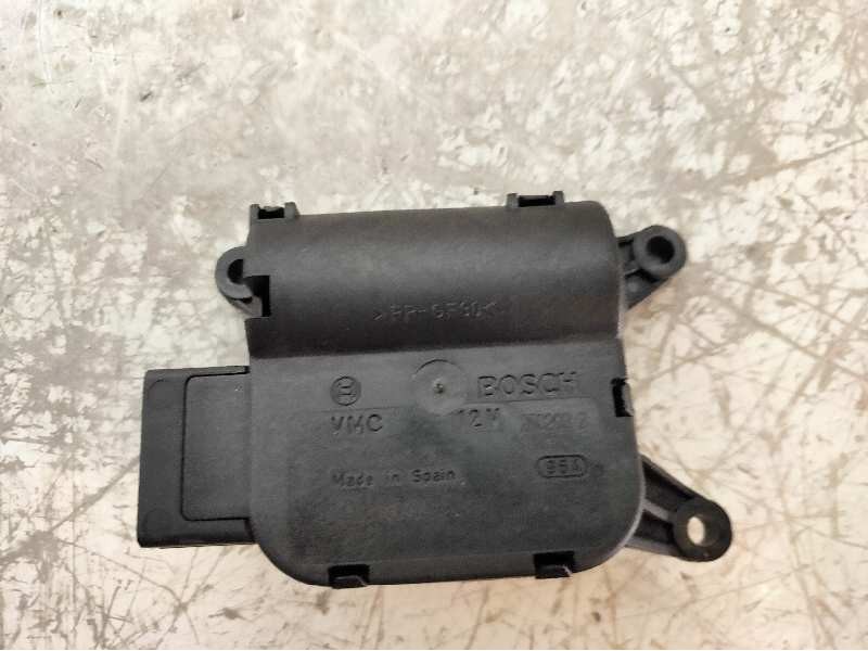 Recambio de motor apertura trampillas climatizador para lancia thesis (115) 3.0 v6 24v cae emblema referencia OEM IAM 0132801316