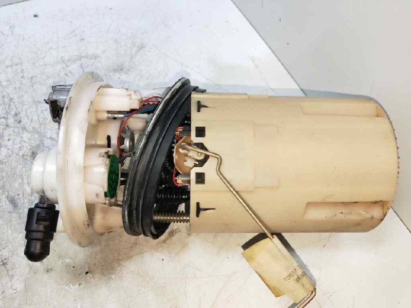 Recambio de bomba combustible para toyota avensis berlina (t25) 2.0 16v cat referencia OEM IAM 058030F001 7702005110 BOSCH AFORA