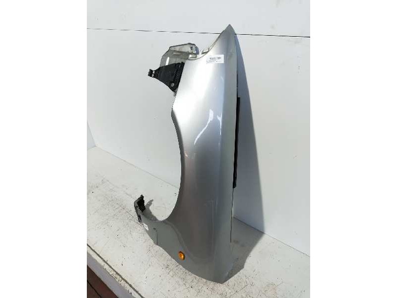 Recambio de aleta delantera izquierda para audi a4 berlina (b5) 2.4 referencia OEM IAM   