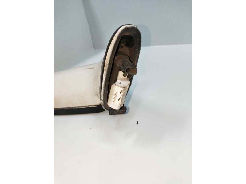 Recambio de retrovisor derecho para audi 80/90 (893) referencia OEM IAM   ELECTRICO