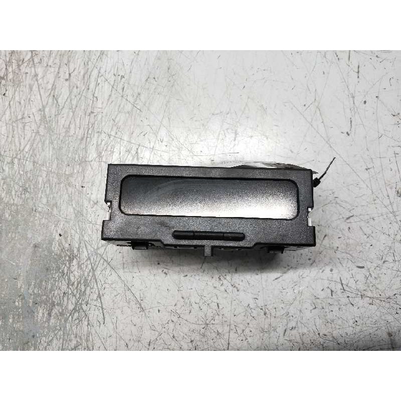 Recambio de pantalla multifuncion para renault megane ii familiar authentique confort referencia OEM IAM 8200107839B  