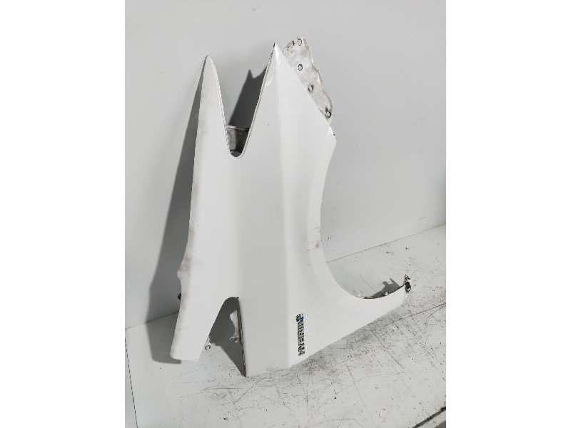 Recambio de aleta delantera derecha para toyota prius (nhw30) plug-in hybrid advance referencia OEM IAM   