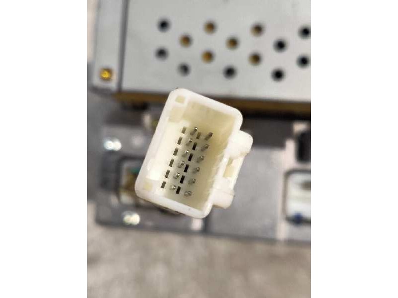 Recambio de sistema audio / radio cd para lexus is200 (gxe10) 2.0 referencia OEM IAM 8612053210 1220006280A121 FUJITSUTEN