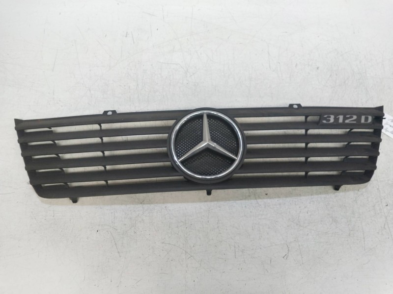 Recambio de rejilla delantera para mercedes sprinter (w901,w904) caja cerr. 312 d (903.461-462) referencia OEM IAM   