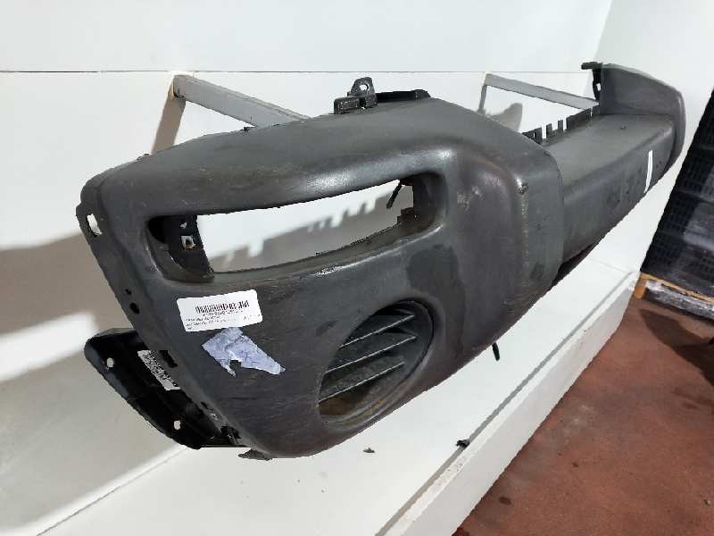 Recambio de paragolpes delantero para jeep cherokee (kj) 2.5 crd básico referencia OEM IAM   