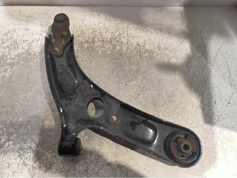 Recambio de brazo suspension inferior delantero izquierdo para kia cee´d concept referencia OEM IAM   