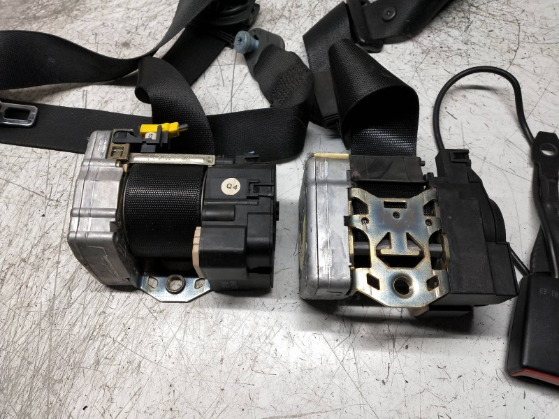 Recambio de juego cinturones delantero para mercedes clase s (w220) berlina 500 (220.075) referencia OEM IAM 2208602485  