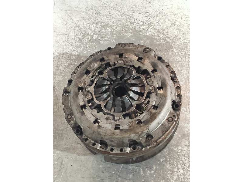 Recambio de kit embrague para audi a4 ber. (b8) básico referencia OEM IAM   