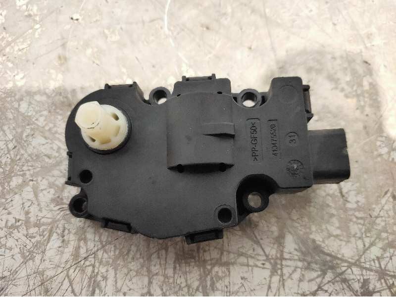 Recambio de motor apertura trampillas climatizador para audi a4 ber. (b8) básico referencia OEM IAM K9749005  