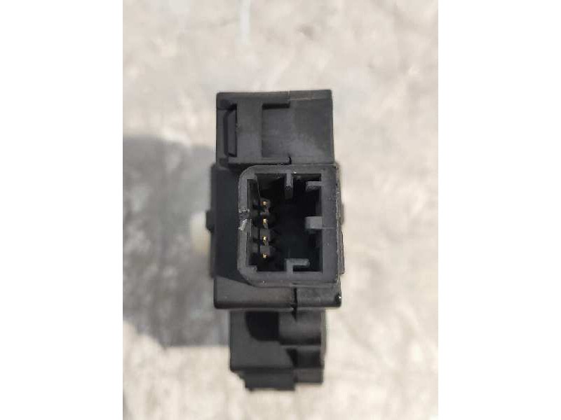 Recambio de motor apertura trampillas climatizador para audi a4 ber. (b8) básico referencia OEM IAM K9749005  