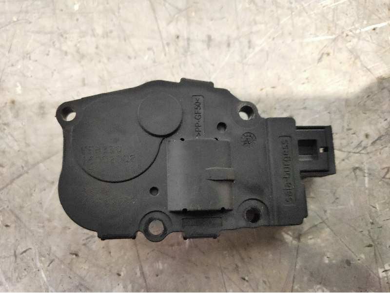 Recambio de motor apertura trampillas climatizador para audi a4 ber. (b8) básico referencia OEM IAM K9749005  
