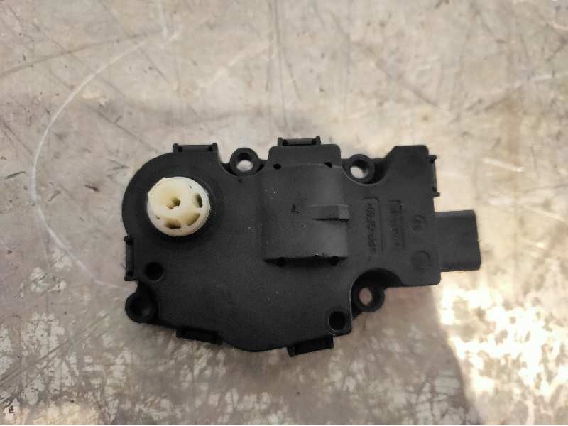 Recambio de motor apertura trampillas climatizador para audi a4 ber. (b8) básico referencia OEM IAM K9749005  
