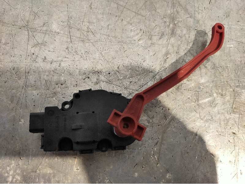 Recambio de motor apertura trampillas climatizador para audi a4 ber. (b8) básico referencia OEM IAM K9749005  