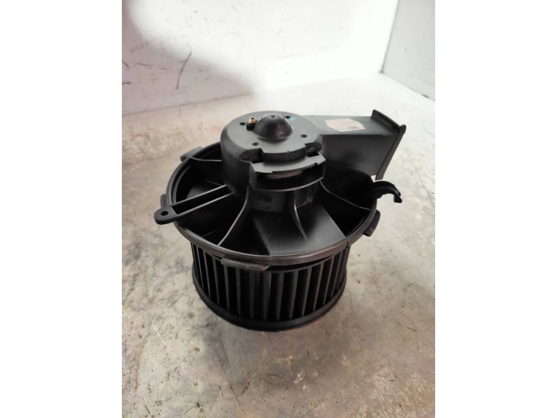 Recambio de motor calefaccion para peugeot 206 berlina xr referencia OEM IAM 55767  