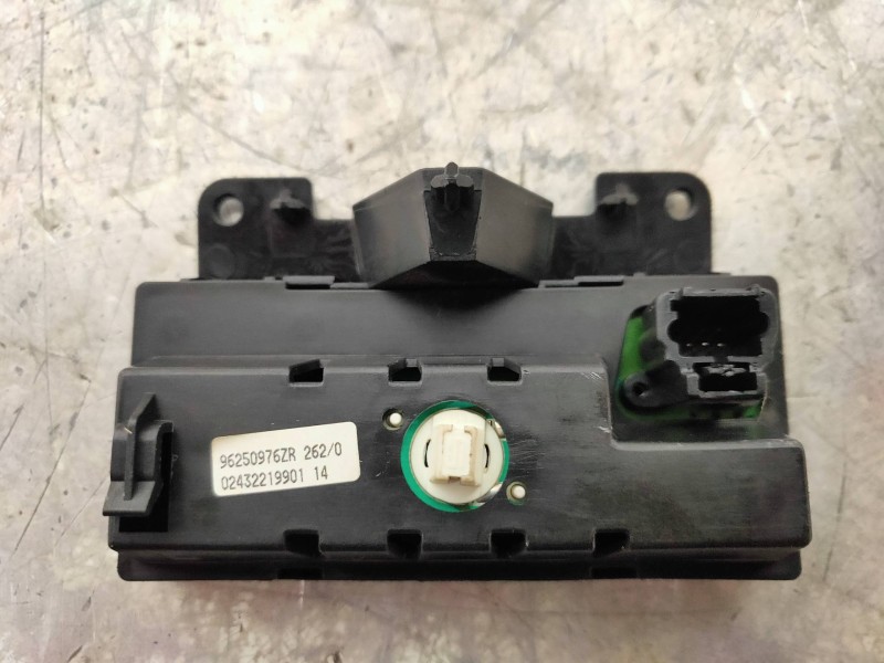 Recambio de pantalla multifuncion para peugeot 206 berlina xr referencia OEM IAM 96250976ZR 0243221990114 