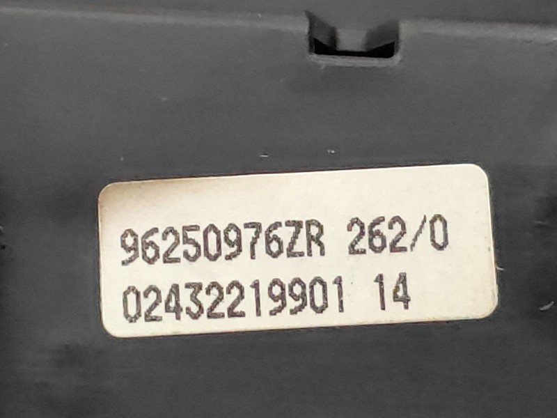 Recambio de pantalla multifuncion para peugeot 206 berlina xr referencia OEM IAM 96250976ZR 0243221990114 