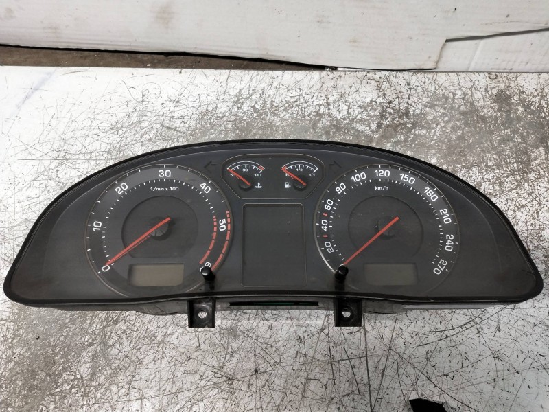 Recambio de cuadro instrumentos para skoda superb (3u4) classic referencia OEM IAM 3U0920810A 110080116003 