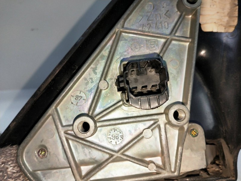 Recambio de retrovisor derecho para saab 900 berlina referencia OEM IAM   ELECTRICO