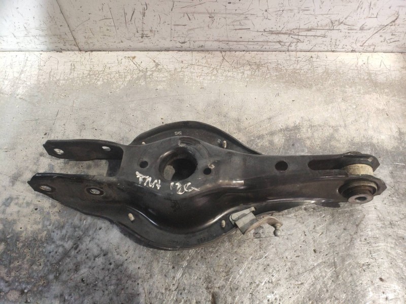 Recambio de brazo suspension inferior trasero izquierdo para bmw serie 3 lim. (f30) 318d referencia OEM IAM   33326792543