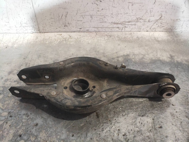 Recambio de brazo suspension inferior trasero izquierdo para bmw serie 3 lim. (f30) 318d referencia OEM IAM   33326792543