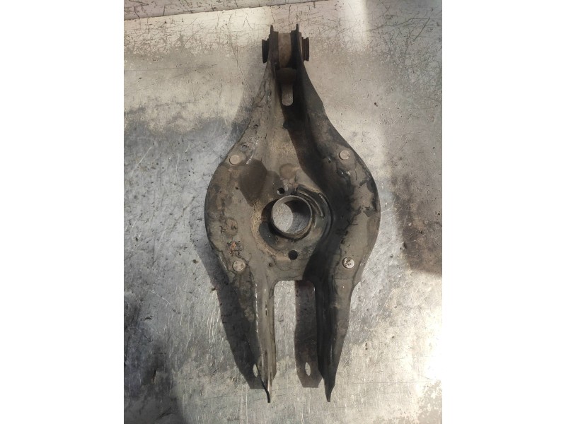 Recambio de brazo suspension inferior trasero derecho para bmw serie 3 lim. (f30) 318d referencia OEM IAM   33326792544