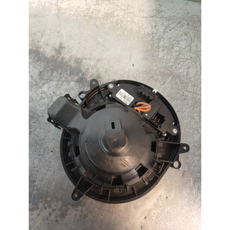Recambio de motor calefaccion para bmw serie 3 lim. (f30) 318d referencia OEM IAM T958225 T942466 9319919 T954493A 64119350395