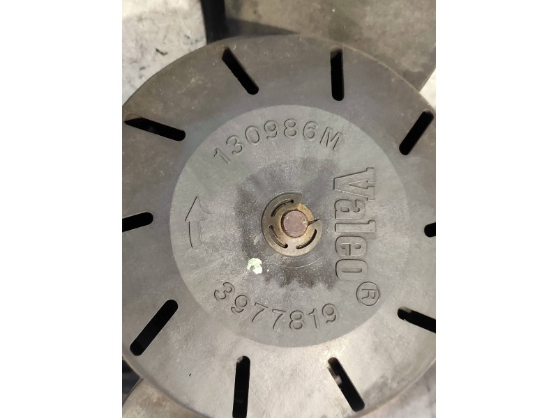 Recambio de electroventilador para seat terra familiar referencia OEM IAM 3977819 130986M 