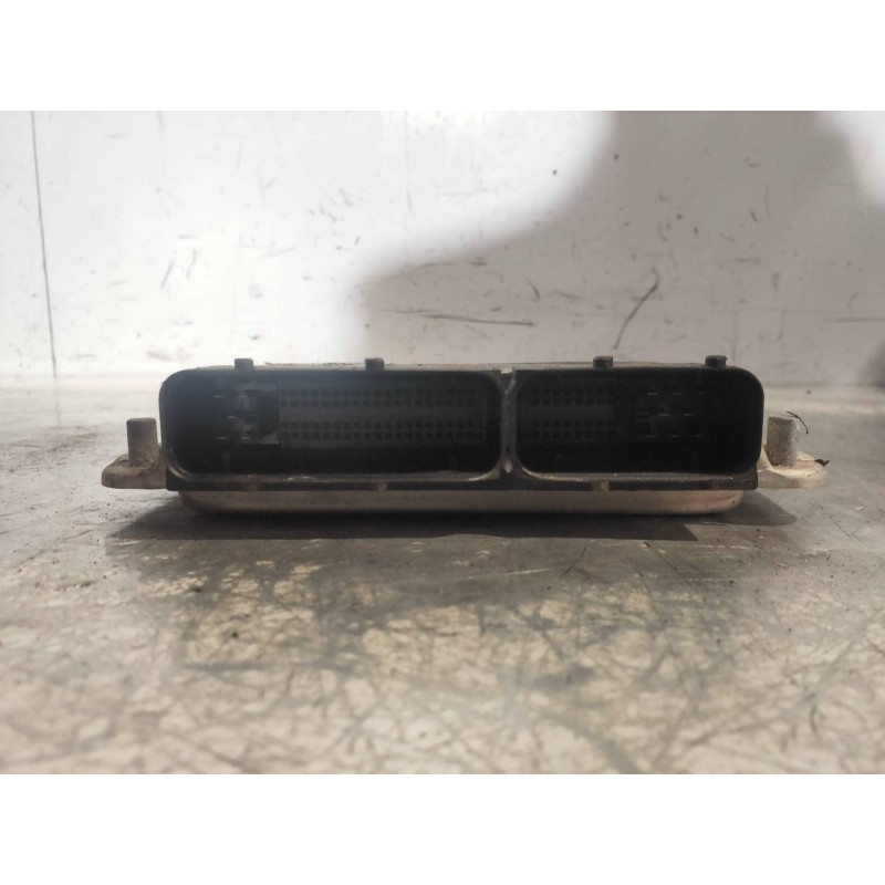 Recambio de centralita motor uce para volkswagen polo berlina (6n2) conceptline referencia OEM IAM 0281010377 038906012CT 28SA45