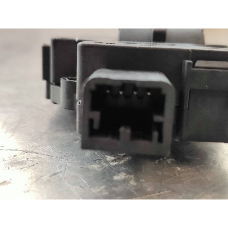 Recambio de motor apertura trampillas climatizador para audi a4 ber. (b8) 2.0 16v tdi referencia OEM IAM K9749005  