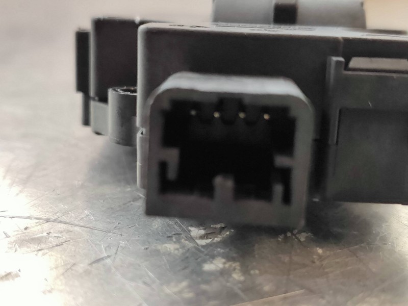 Recambio de motor apertura trampillas climatizador para audi a4 ber. (b8) 2.0 16v tdi referencia OEM IAM K9749005  