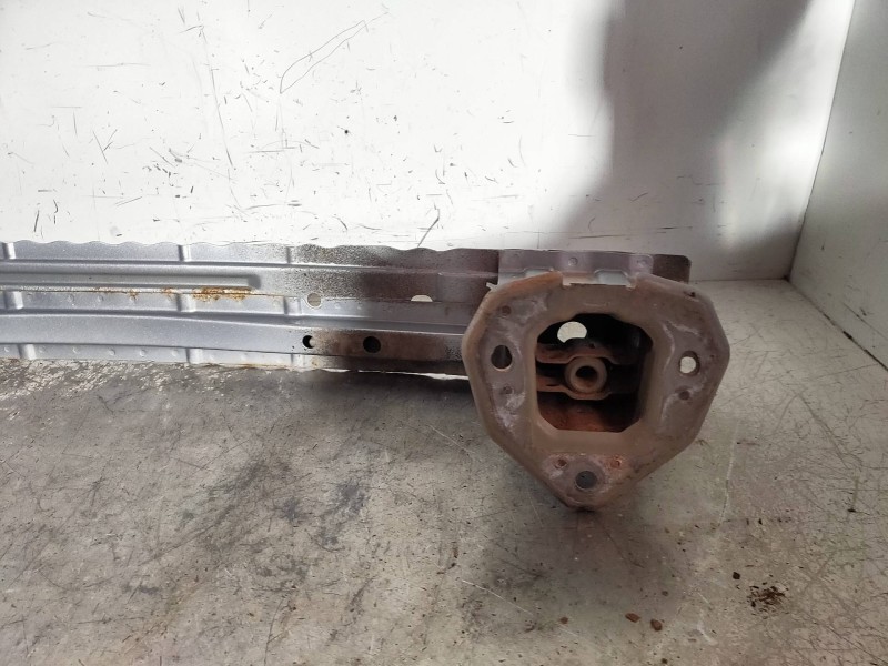 Recambio de refuerzo paragolpes delantero para subaru xv executive referencia OEM IAM   