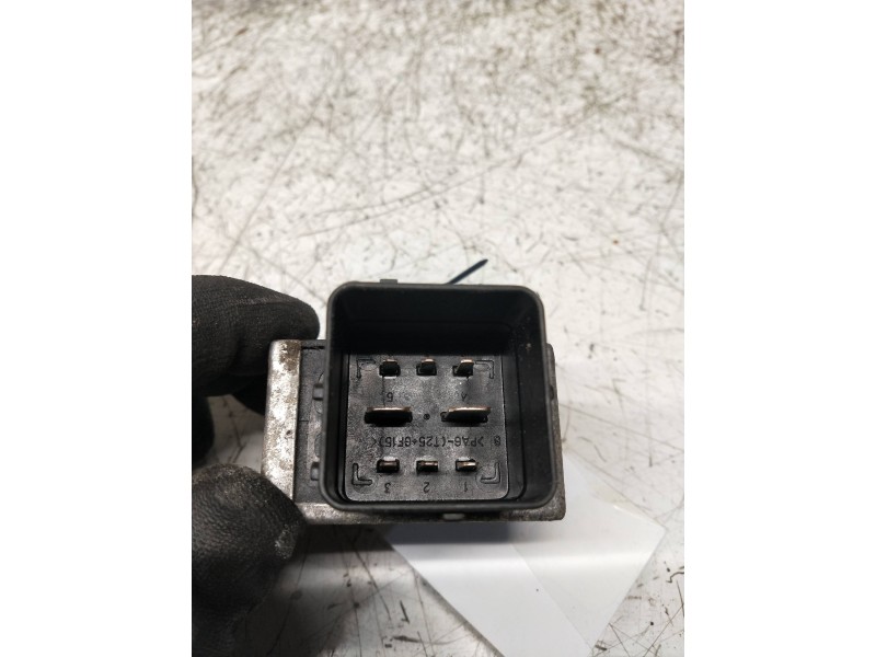 Recambio de rele para mercedes citan (w415) combi 109 cdi lang (a2) (415703) referencia OEM IAM 110678071R  