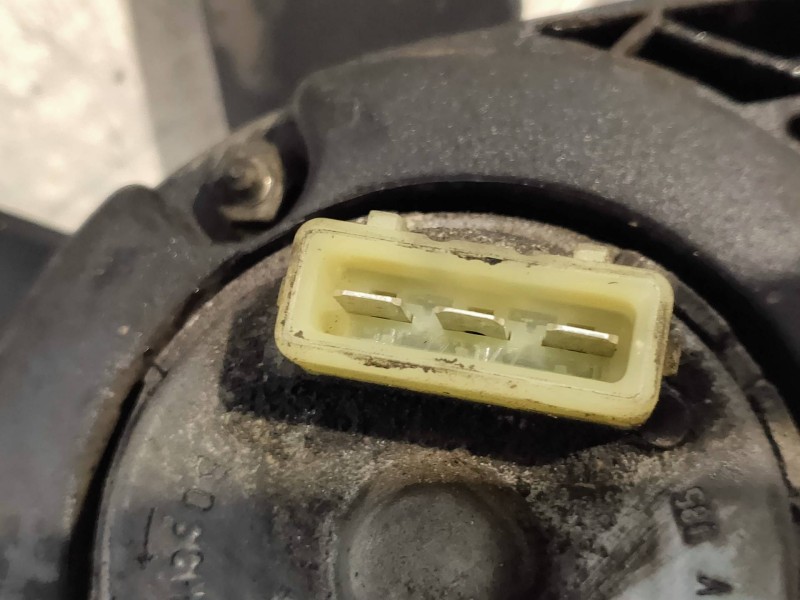 Recambio de electroventilador para volkswagen polo berlina (6n2) conceptline referencia OEM IAM 0130107283  