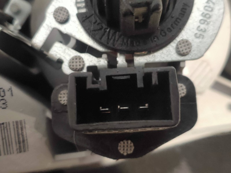 Recambio de piloto trasero izquierdo interior para bmw x3 (e83) 2.0d referencia OEM IAM 63213420203  