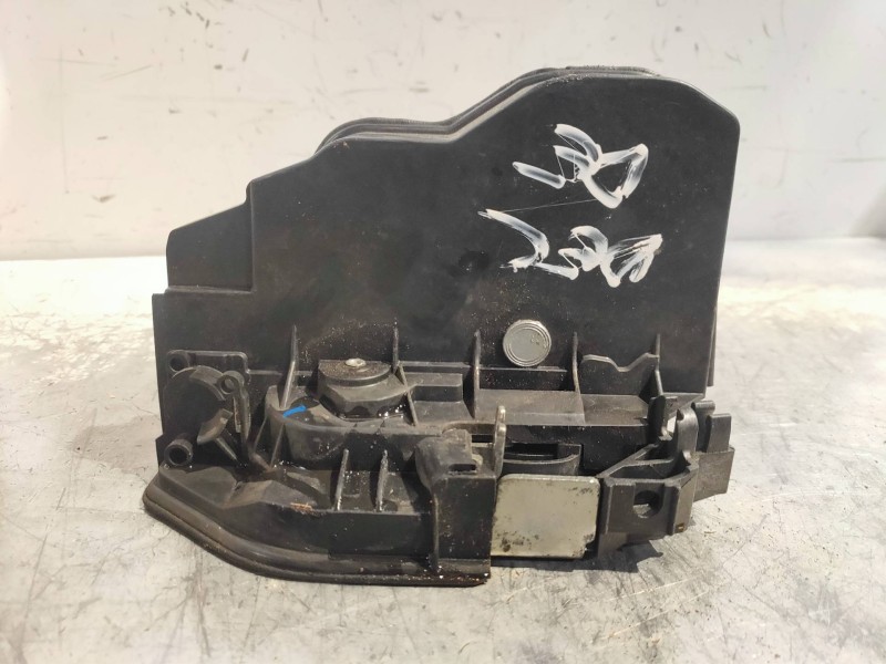 Recambio de motor cierre centralizado delantero derecho para bmw x3 (e83) 2.0d referencia OEM IAM 7167068  