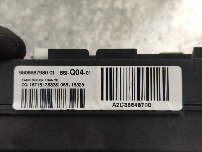 Recambio de caja reles / fusibles para citroen ds5 design referencia OEM IAM 9806687980 BSIQ0401 