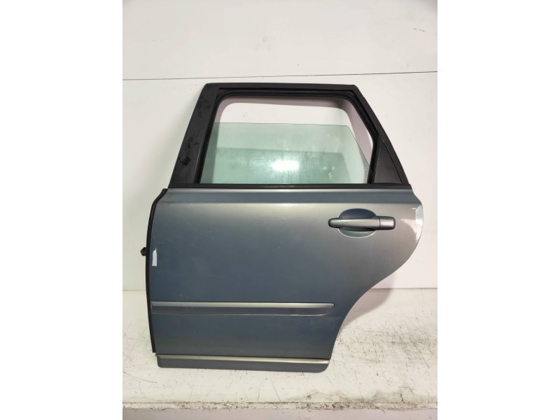 Recambio de puerta trasera izquierda para volvo v50 familiar 1.6 d kinetic referencia OEM IAM  5P 