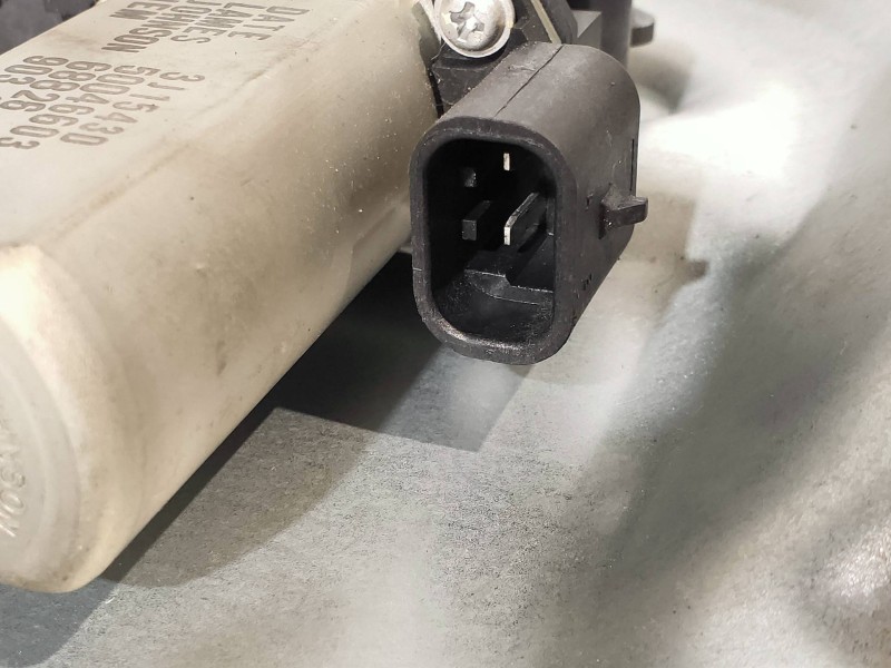 Recambio de elevalunas delantero izquierdo para lancia musa (184) platino referencia OEM IAM 00518084310 50046603 68826 