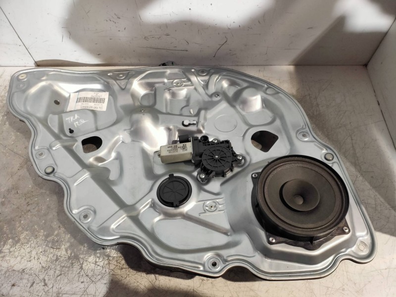 Recambio de elevalunas trasero izquierdo para lancia musa (184) platino referencia OEM IAM 00518084470 50045603 68827 