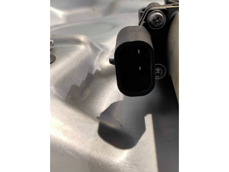 Recambio de elevalunas trasero izquierdo para lancia musa (184) platino referencia OEM IAM 00518084470 50045603 68827 