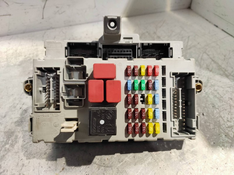 Recambio de caja reles / fusibles para lancia musa (184) platino referencia OEM IAM 406626  