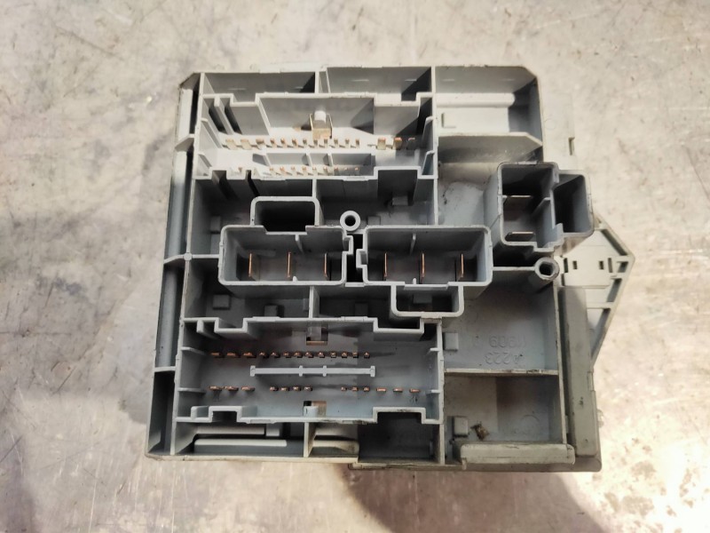 Recambio de caja reles / fusibles para lancia musa (184) platino referencia OEM IAM 51799614  