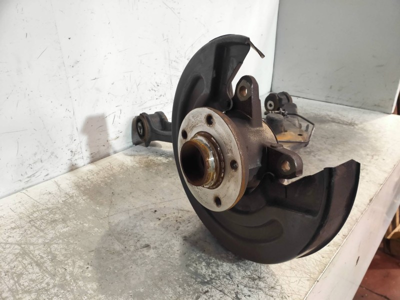 Recambio de mangueta trasera izquierda para volkswagen t6 transporter furgón largo ta referencia OEM IAM 7E0501413A  7E0501071