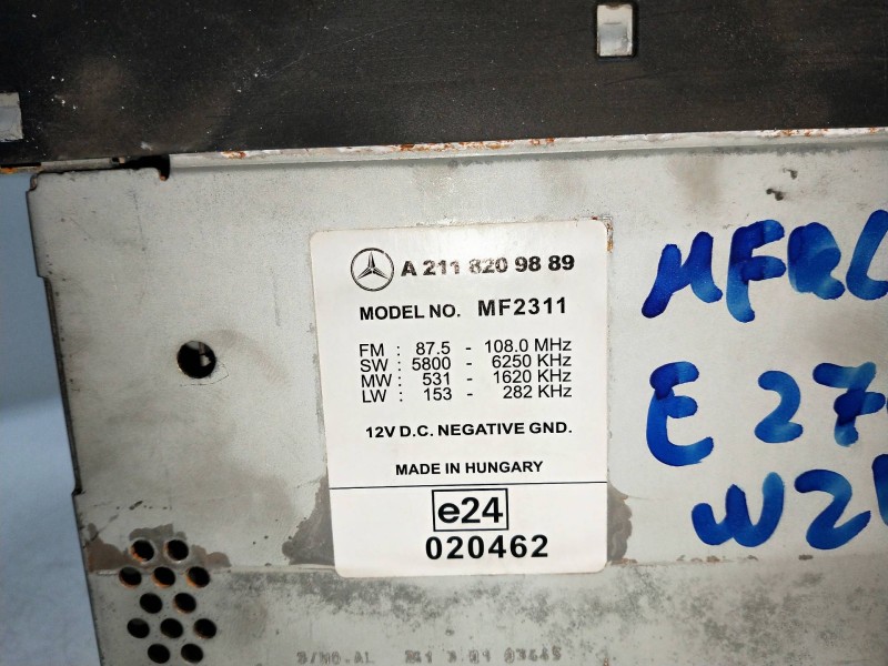 Recambio de sistema audio / radio cd para mercedes clase e (w211) berlina referencia OEM IAM A211820988  